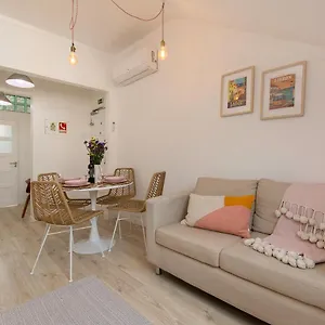  Apartment New Bright And Cozy In Graca